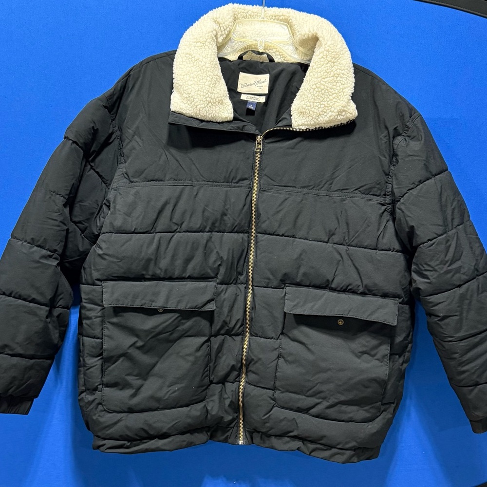 Universal Thread Black Puffer Jacket With Sherpa … - image 1